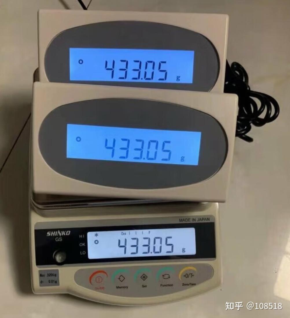 主屏 + 2 个外接屏同时显示 433.05g